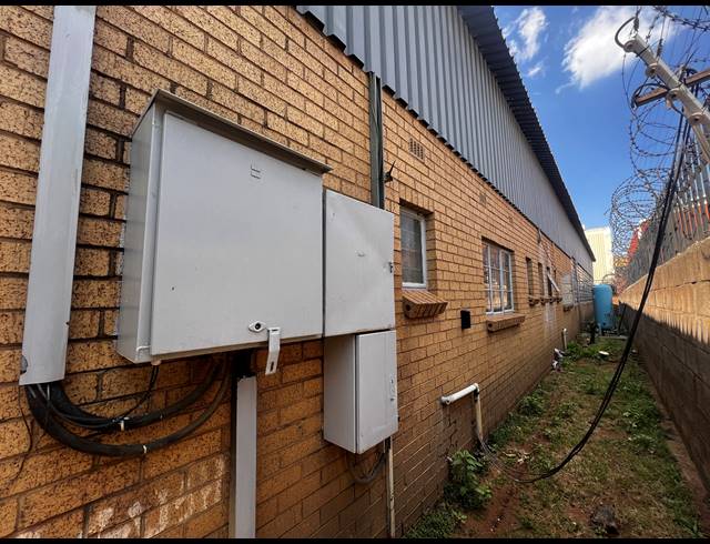 550M² FACTORY TO LET IN ALRODE SOUTH